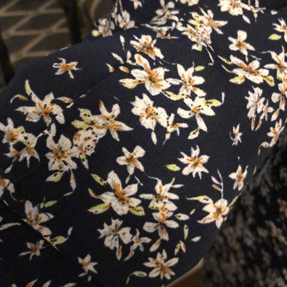 Belongsci Size L. Floral double Bell Sleeve - Picture 6 of 6